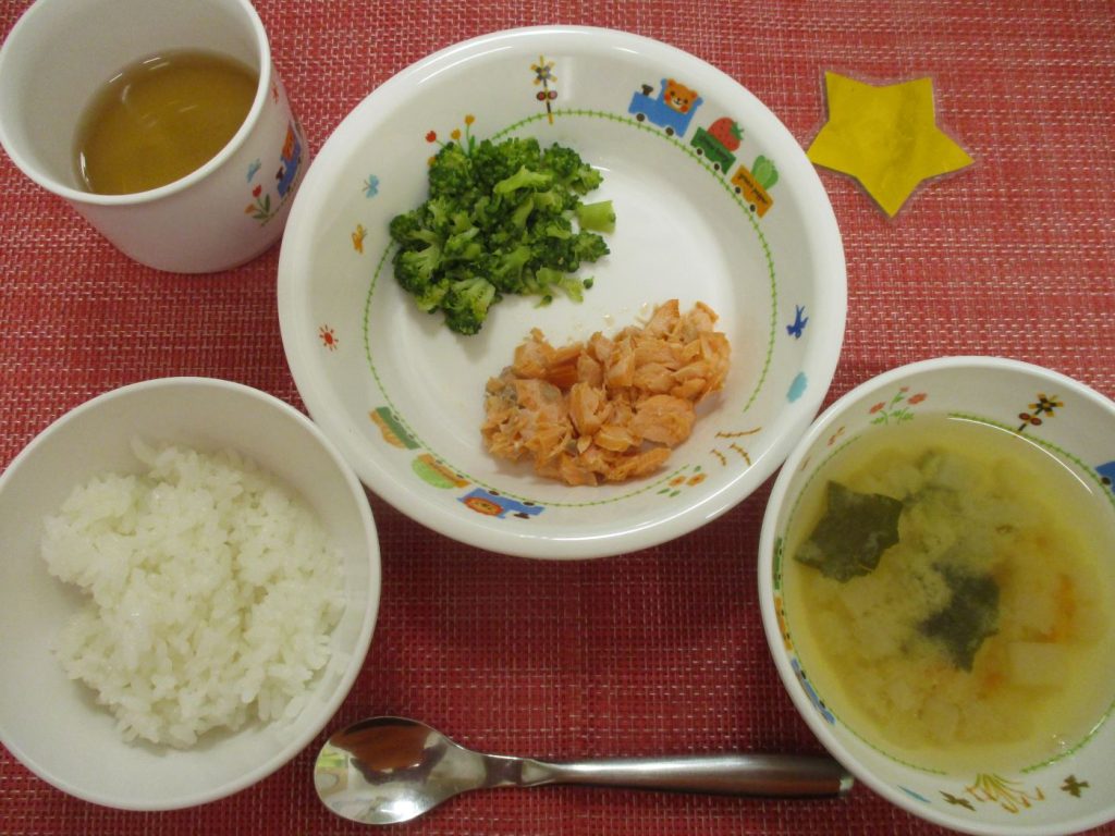 【8月20日㈬の給食・おやつ】