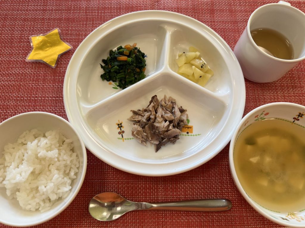 【12月4日㈬の給食・おやつ】