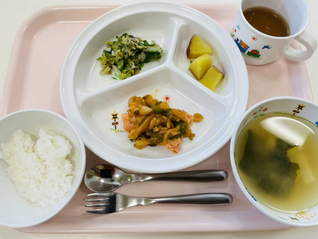 11月9日(水)の給食・おやつ