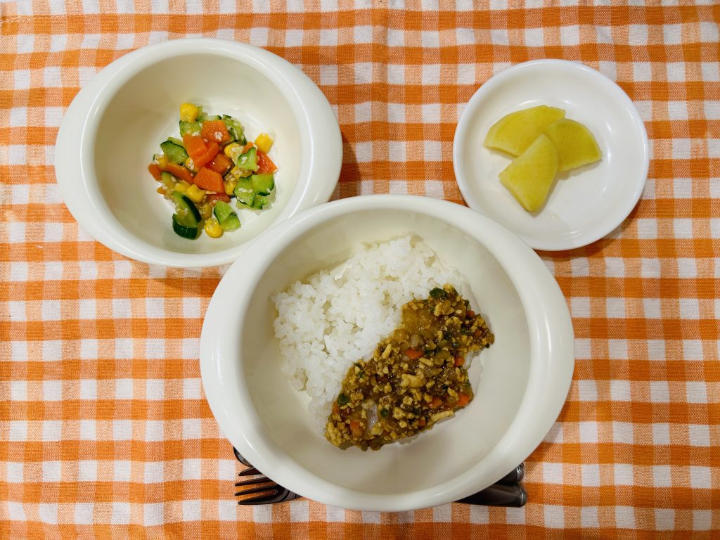 11月24日(金)の給食・おやつ