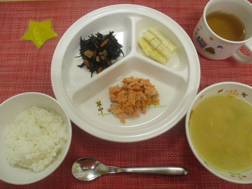 【4月11日㈮の給食・おやつ】