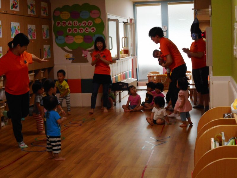 ピアノに合わせてリズム遊び