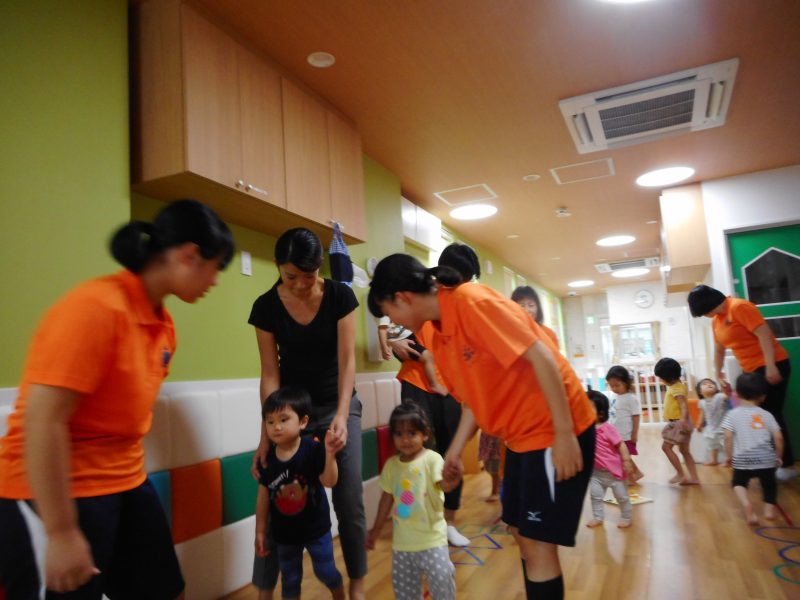 7月11日(水）と7月12日(木）に中学生のお姉さんが職場体験で遊びに来てくれました