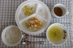 9月25日(月)の給食・おやつ