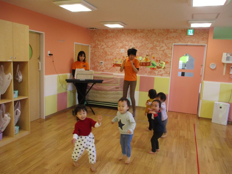 １歳児いちご?ぐみさんの様子♬