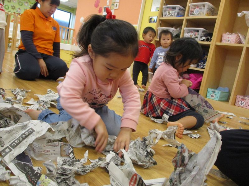 身近にあるもので遊びましょう(≧▽≦)