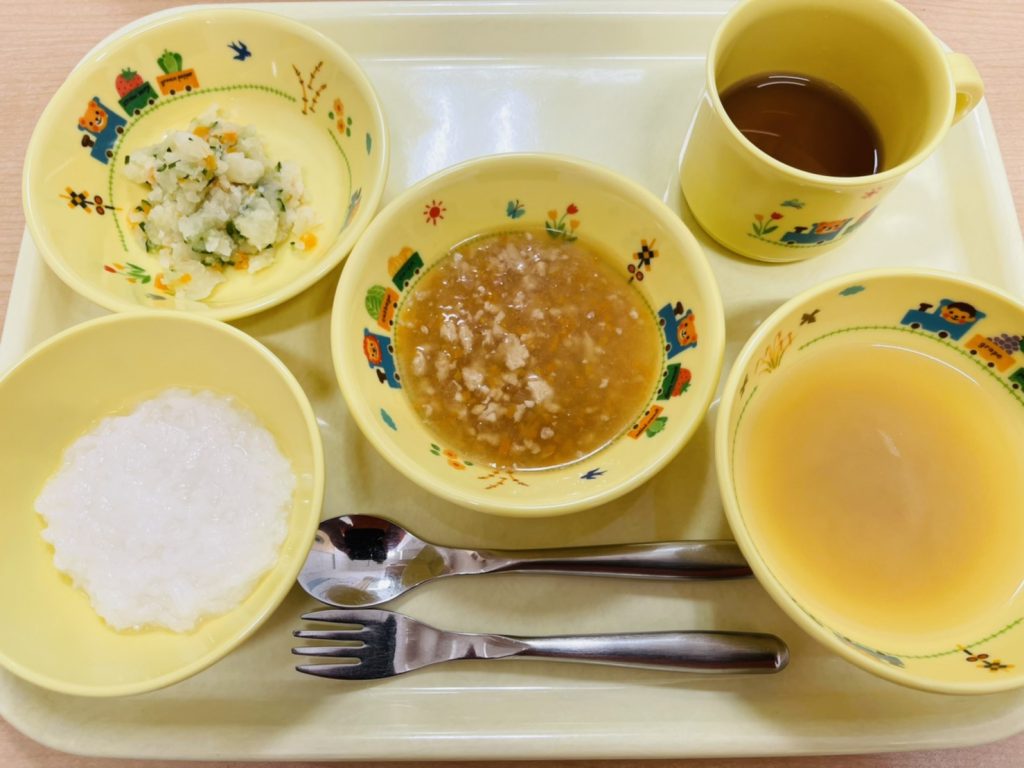 8月16日(水)の給食・おやつ