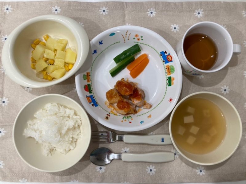 11月12日(土)の給食・おやつ