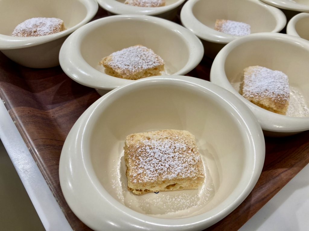 3月4日(月)の給食・おやつ