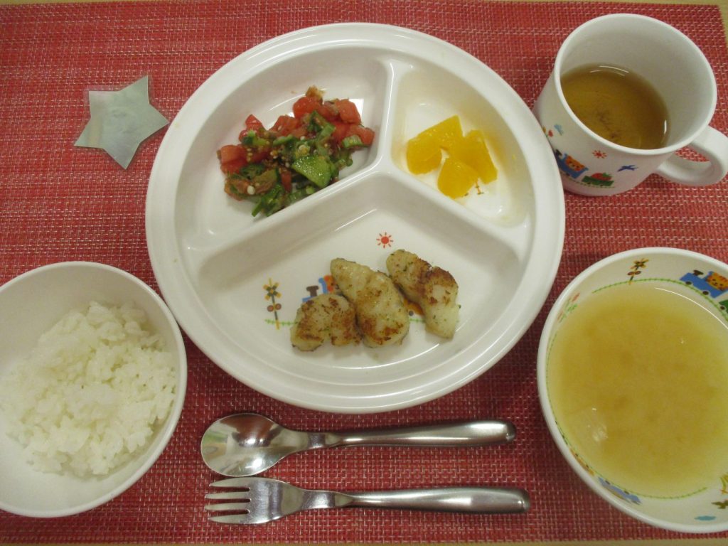 【8月20日㈫の給食・おやつ】