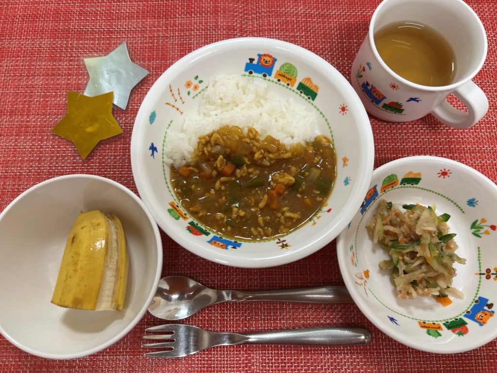 【11月18日㈪の給食・おやつ】