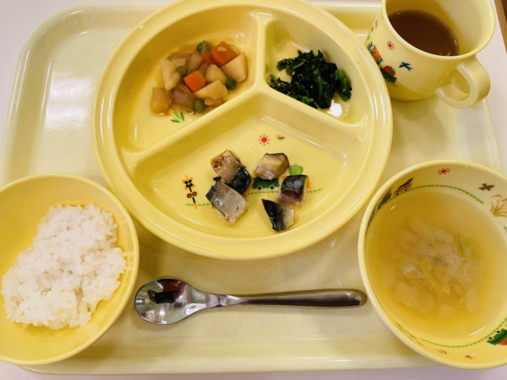 12月28日(水)の給食・おやつ