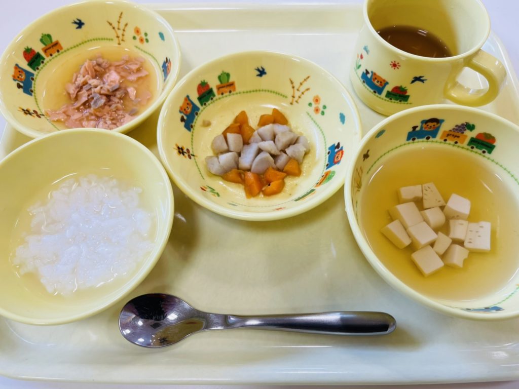 4月28日(金)の給食・おやつ