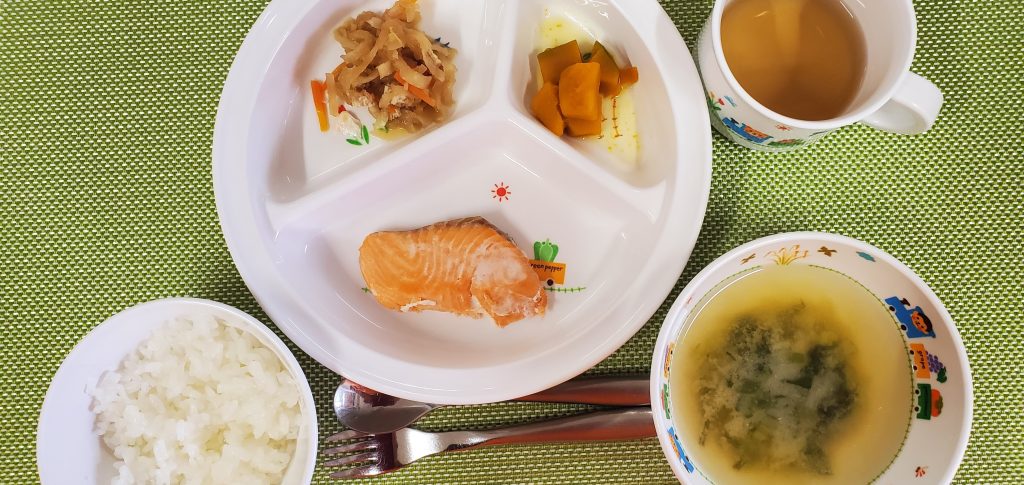 11月2日(水)の給食・おやつ