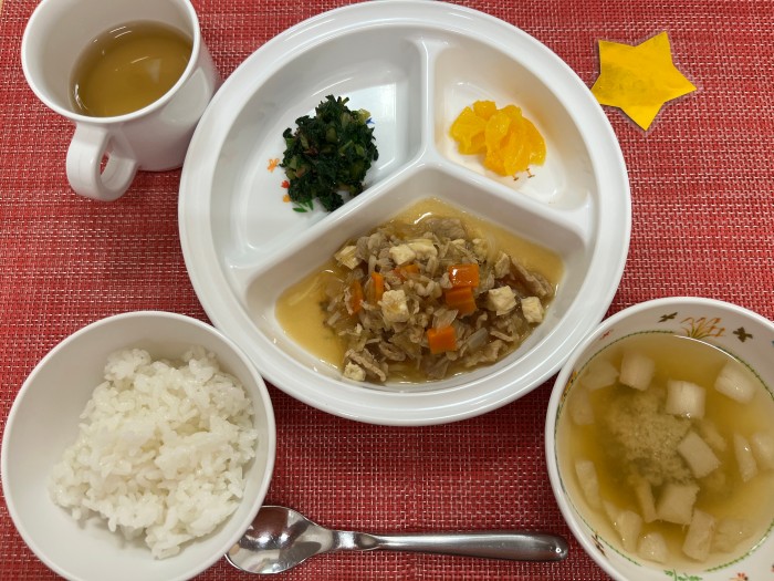 【10月16日㈭の給食・おやつ】