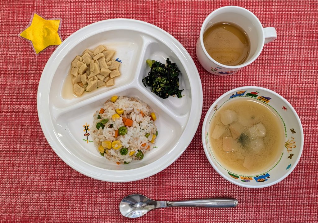 【1月18日㈯の給食・おやつ】