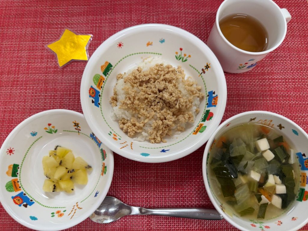 【12月5日㈮の給食・おやつ】