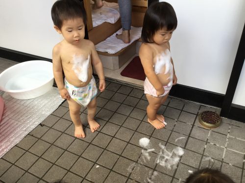 みんなで楽しい泡遊び！