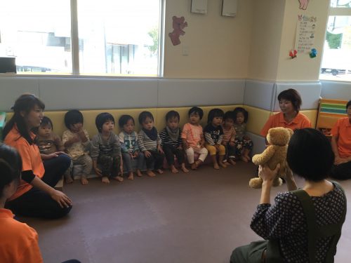 絵本の読み聞かせ会をしたヨ！