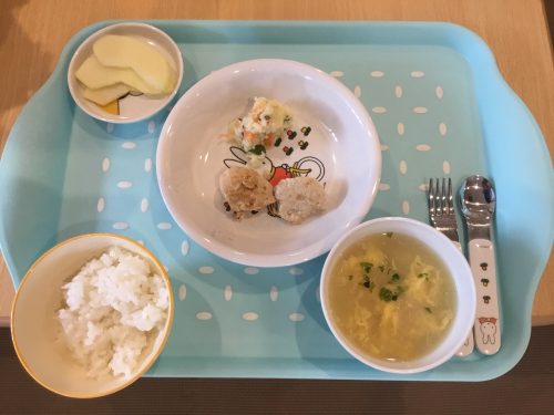 ３月１１日のお給食です