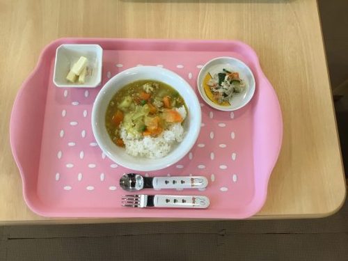 ３月２５日のお給食です