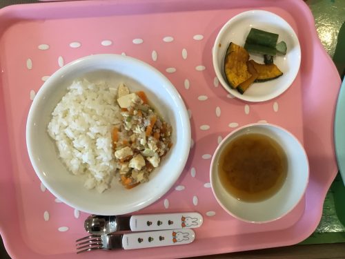 ３月２７日のお給食です