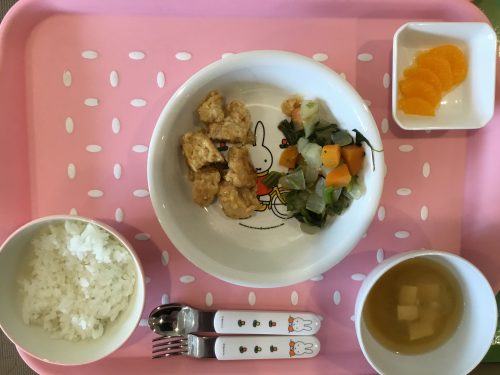 ３月２９日にお給食です