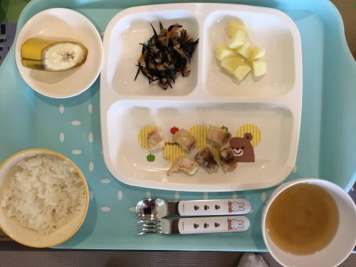 4月25日のお給食です