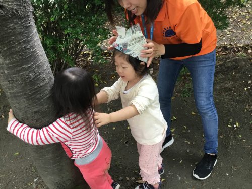 かぶとを付けて鬼ごっこをしたよ！