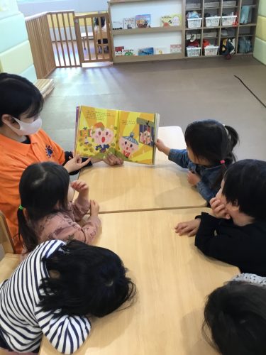 読み聞かせプログラム