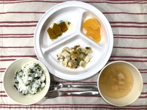 8月21日(月)の給食・おやつ