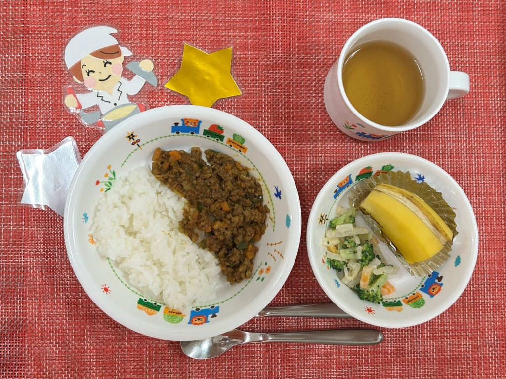 【４月18日の給食・おやつ】