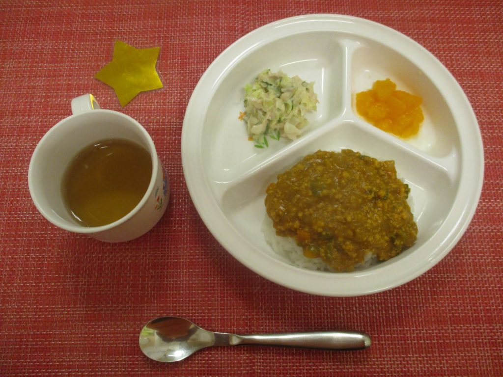 【8月12日㈫の給食・おやつ】