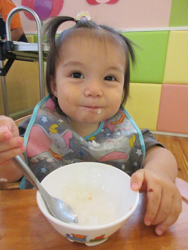 みんなでご飯おいしいね♪