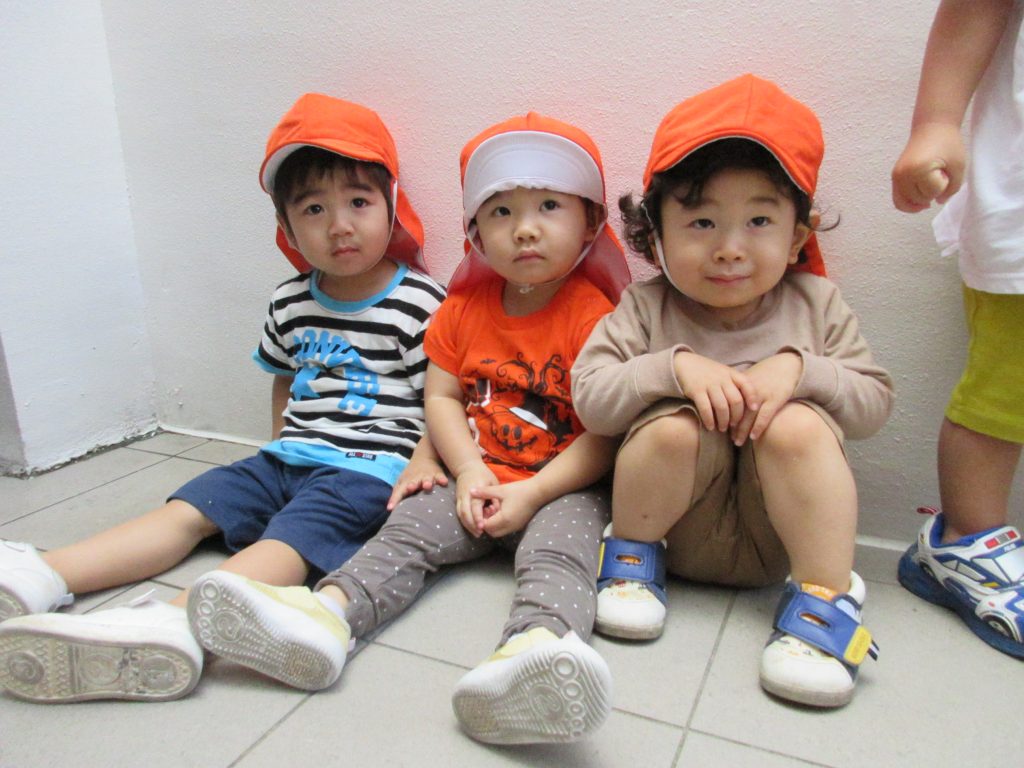 自分で靴を履いて公園へ♪