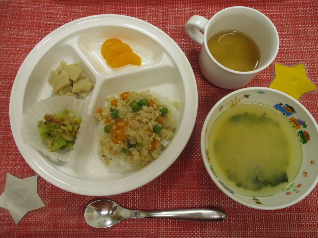 【7月29日(月)の給食・おやつ】