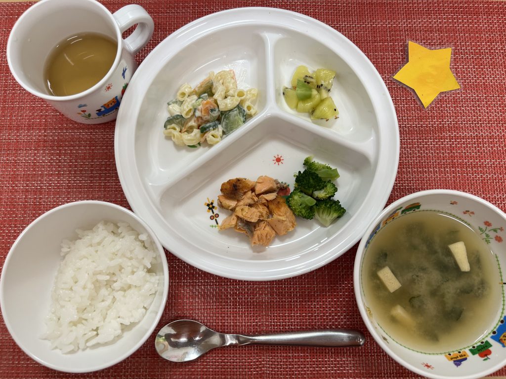 【3月11日㈫の給食・おやつ】