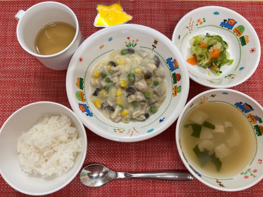 【11月13日㈬の給食・おやつ】