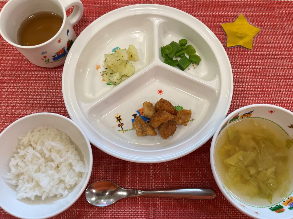 【4月25日㈮給食・おやつ】お誕生日会
