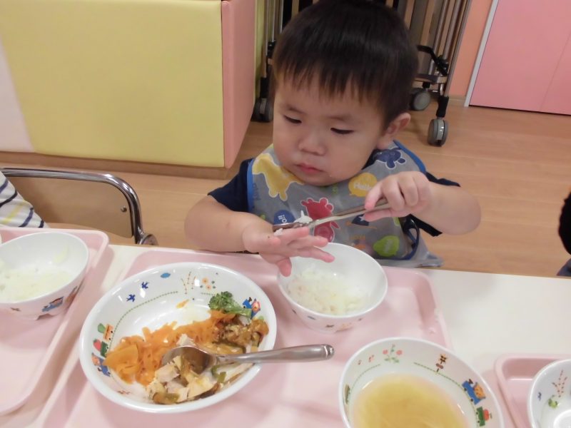 【小規模保育園：小田原園】食欲の秋！！給食の様子(*’ω’*)