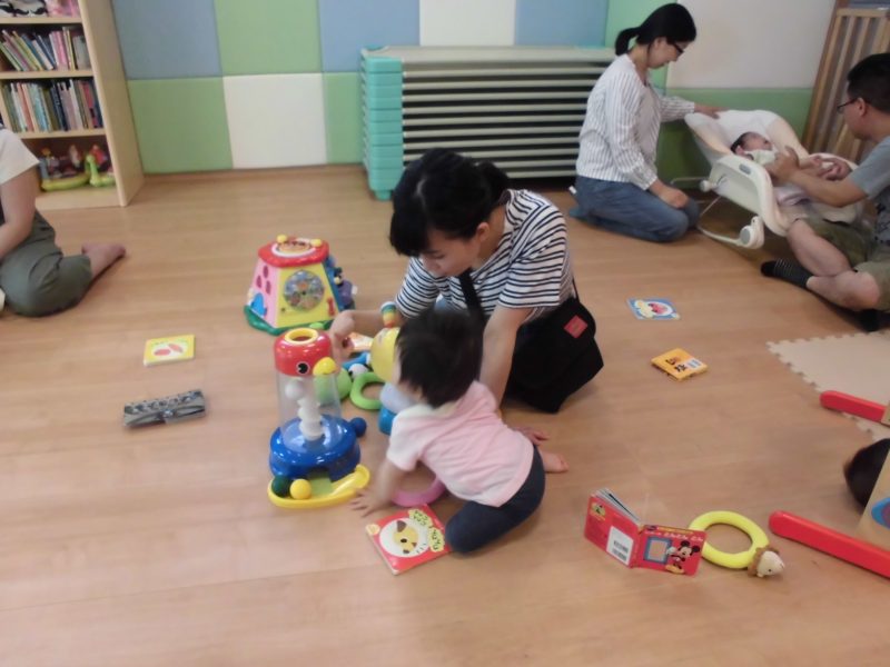 【小規模保育園：小田原園】保育参加&懇談会、散歩道では。。。