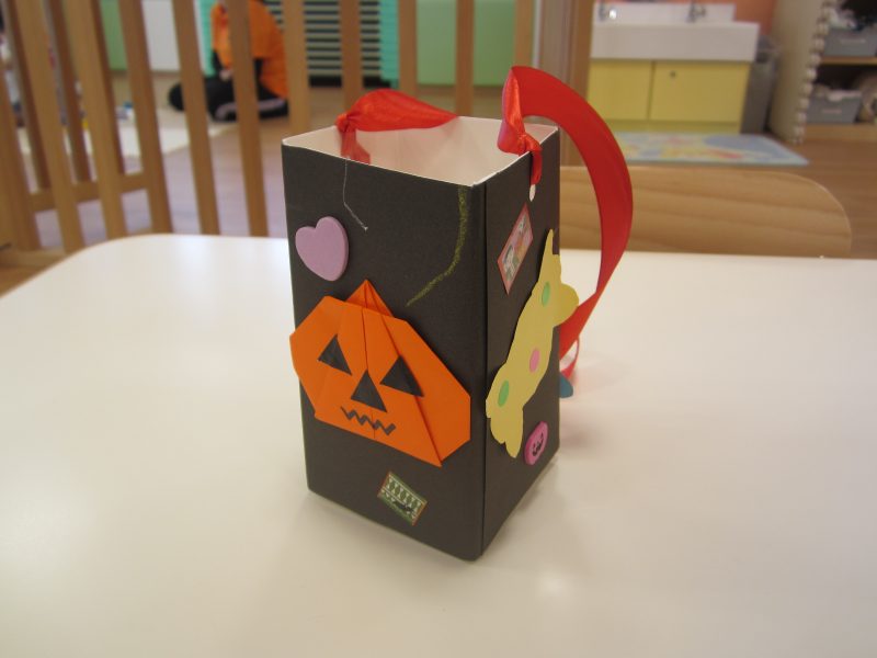 【小規模保育園：小田原園】ハロウィン製作　その①