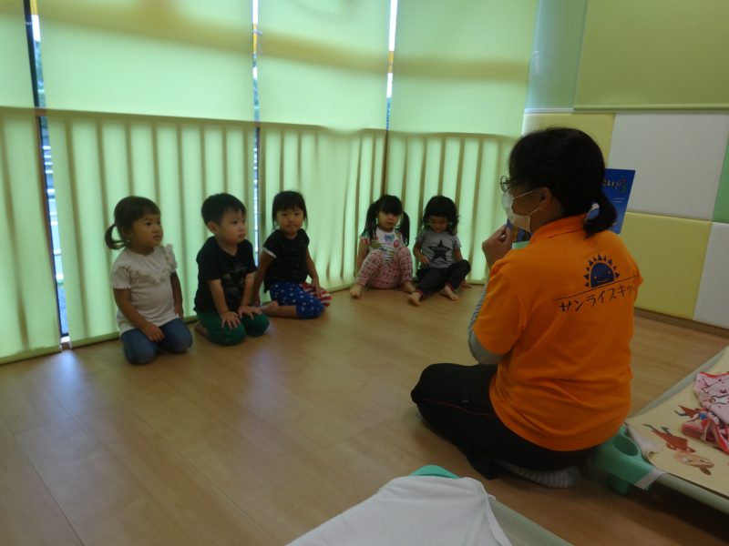 【小規模保育園：小田原園】絵本読み聞かせプログラム?②