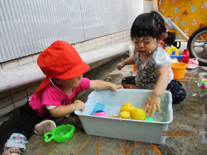 【小規模保育園：小田原園】もも組水遊び⛲＆８月誕生会?