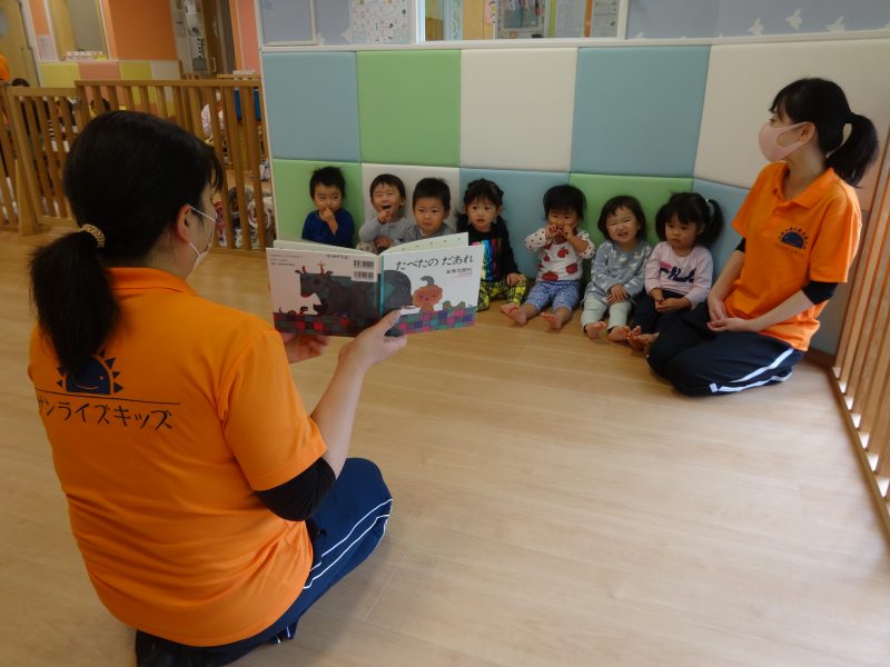 絵本プログラム　絵本の紹介♪