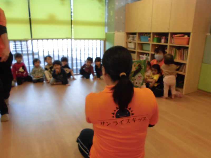 【小規模保育園：小田原園】絵本プログラム　絵本の紹介?