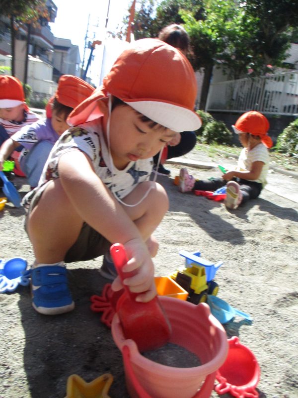 【小規模保育園：小田原園】楽しい製作活動?