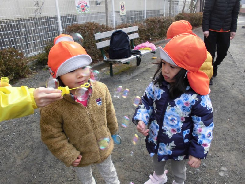 【小規模保育園:小田原園】1月生まれのお友達の誕生会??