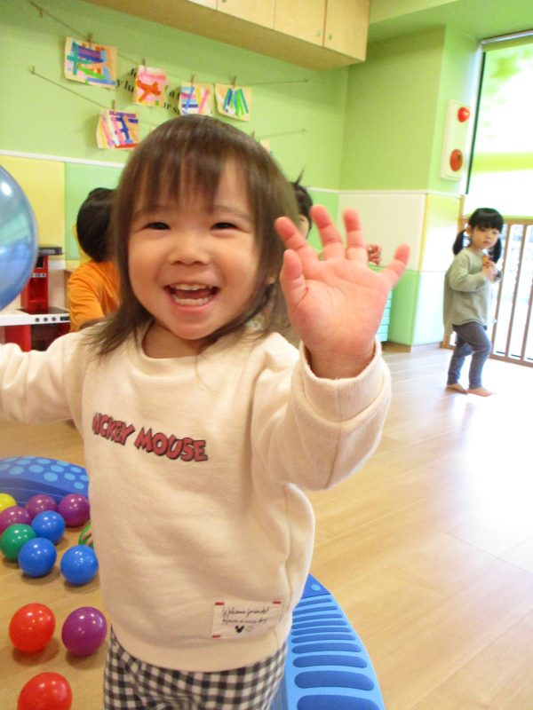 【小規模保育園：小田原園】絵本プログラム　おきておきて?