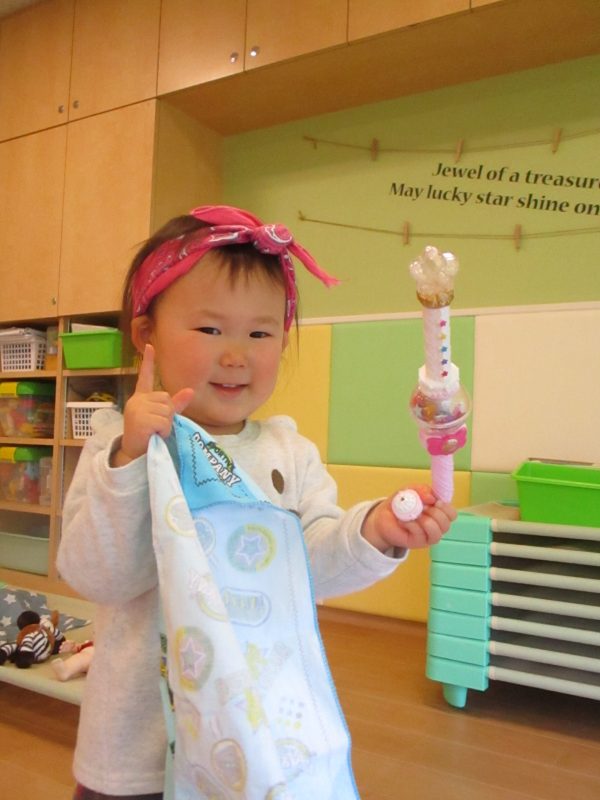 【小規模保育園：小田原園】絵本プラグラム「ちょうちょう　ちょうちょう」